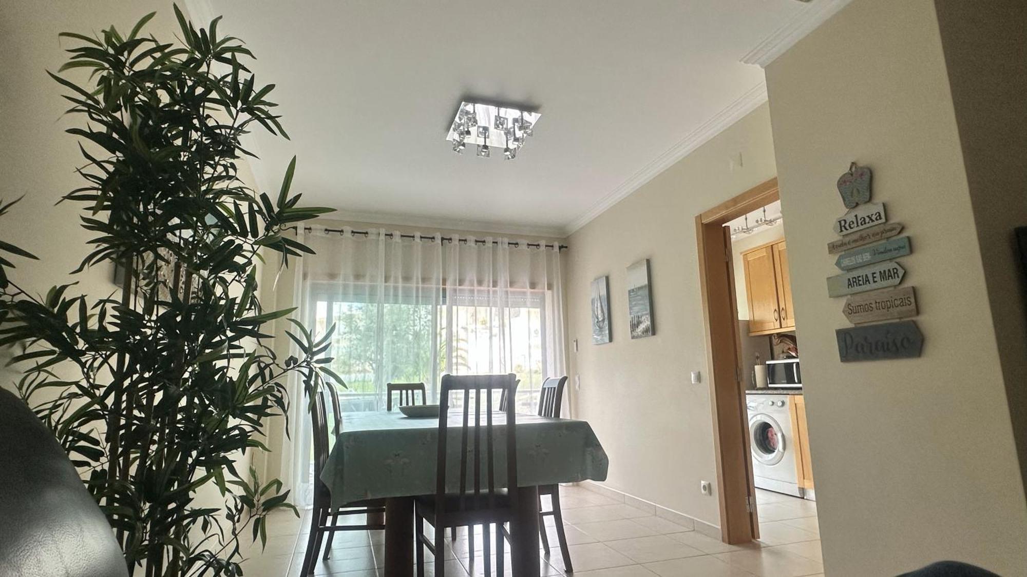 Appartement A 1km De La Plage, Avec Piscine A