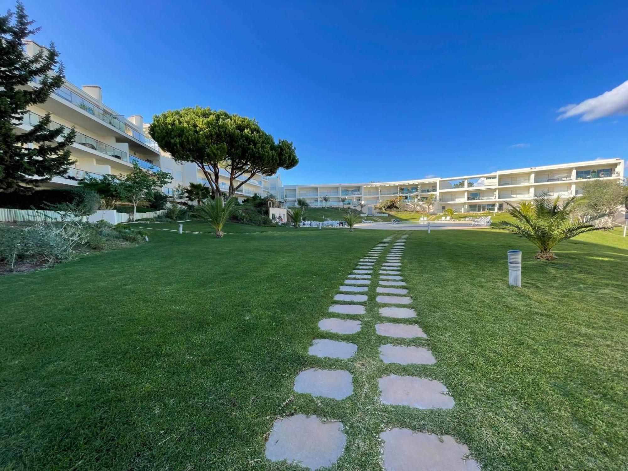 Appartement A 1km De La Plage, Avec Piscine A *